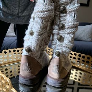 Comfy knit boots